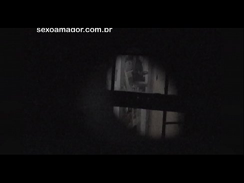 ❤️ Lourinho é filmado secretamente por um voyeur de bairro escondido atrás de tijolos ocos ️ Porno doméstico em pt.sfera-uslug39.ru ❌️❤